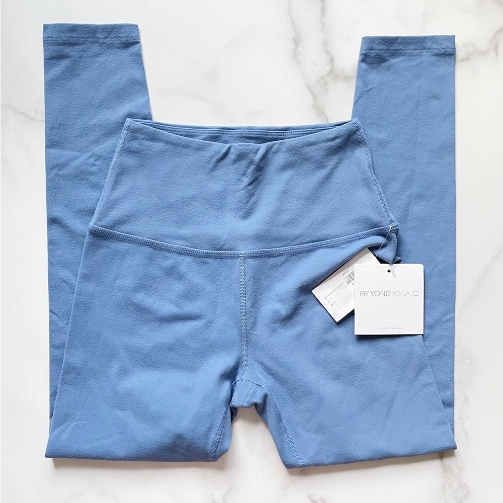 NWT BEYOND YOGA High Waisted Midi Leggings Denim Size Small